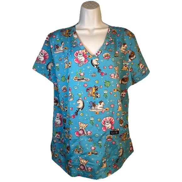Koi Basics Critters Under The Sea Cats Women's 2-Pocket STRETCH Scrub NWT Sz L - Picture 1 of 12